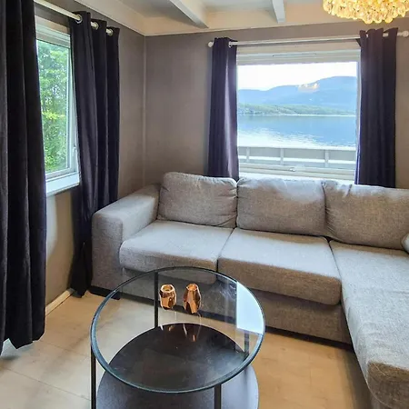 Hébergement de vacances 3 Bedroom Stunning In Omastrand *